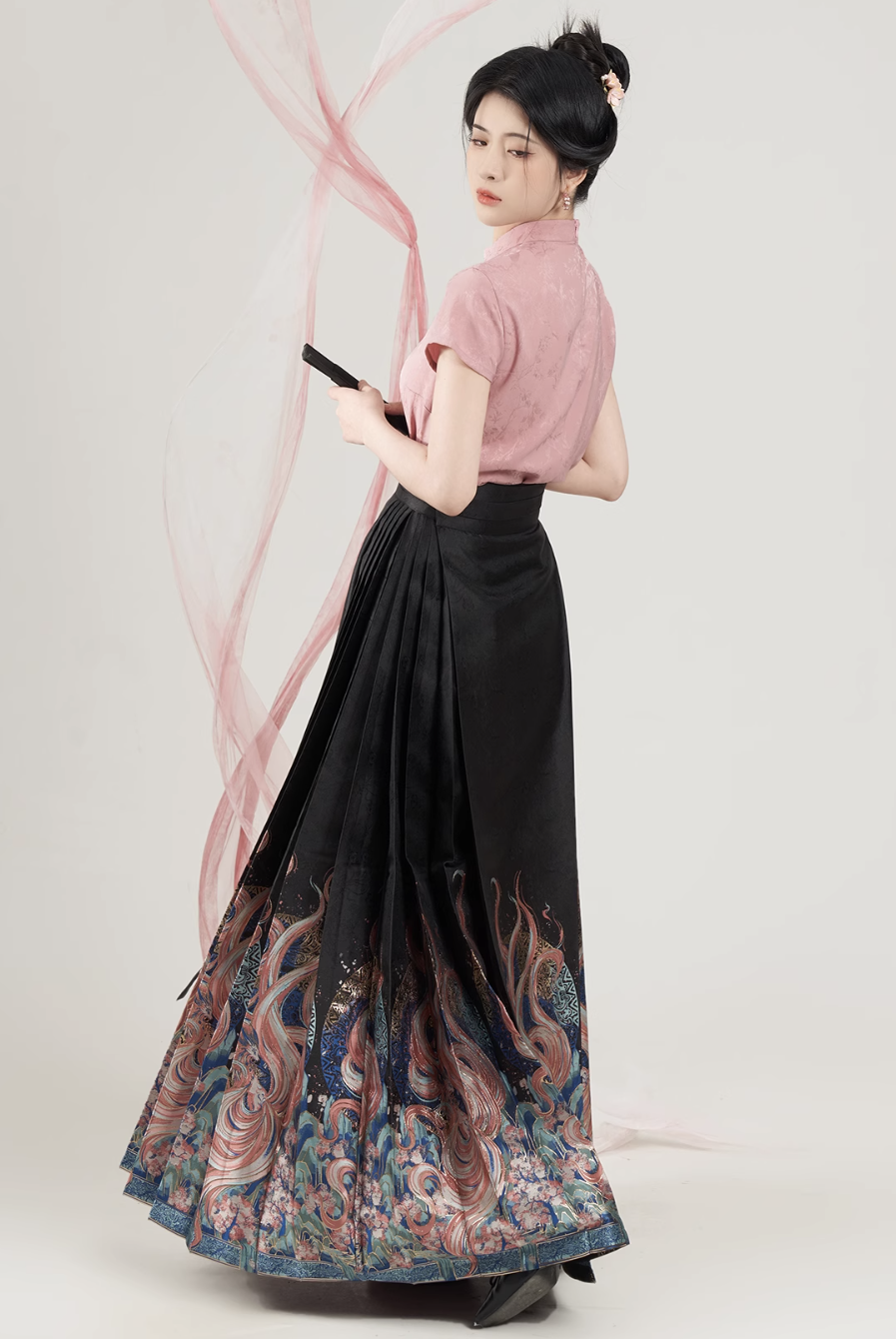 Ming Dynasty Modern Hanfu, Mamianqun, Nine Tails 九尾 (Preorder)