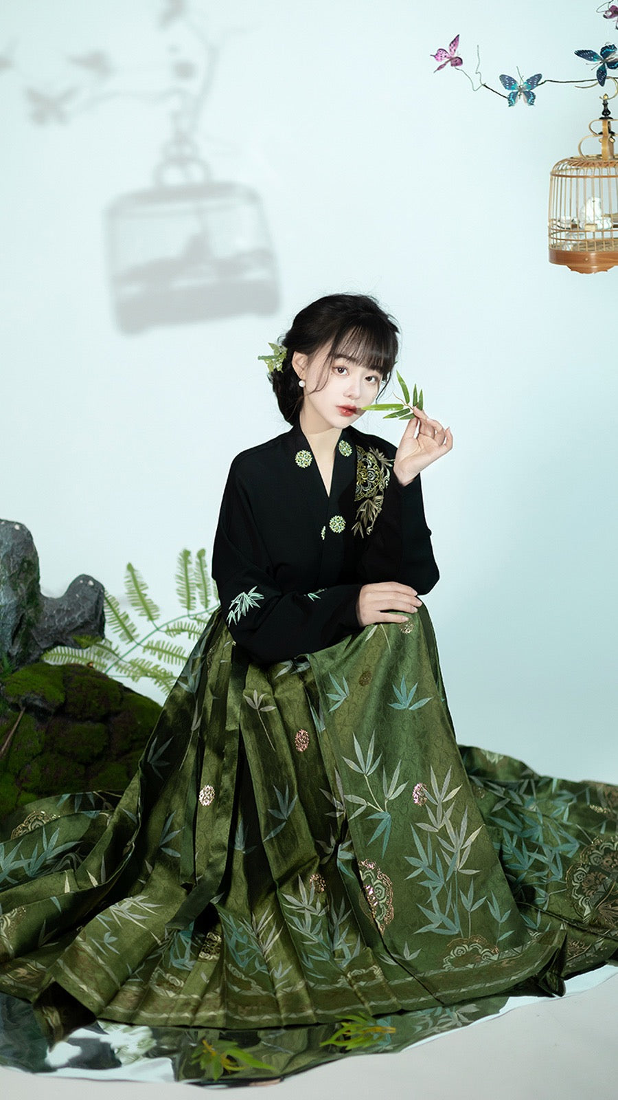 Ming Dynasty Modern Hanfu, Mamianqun, Bamboo Grove (Preorder)
