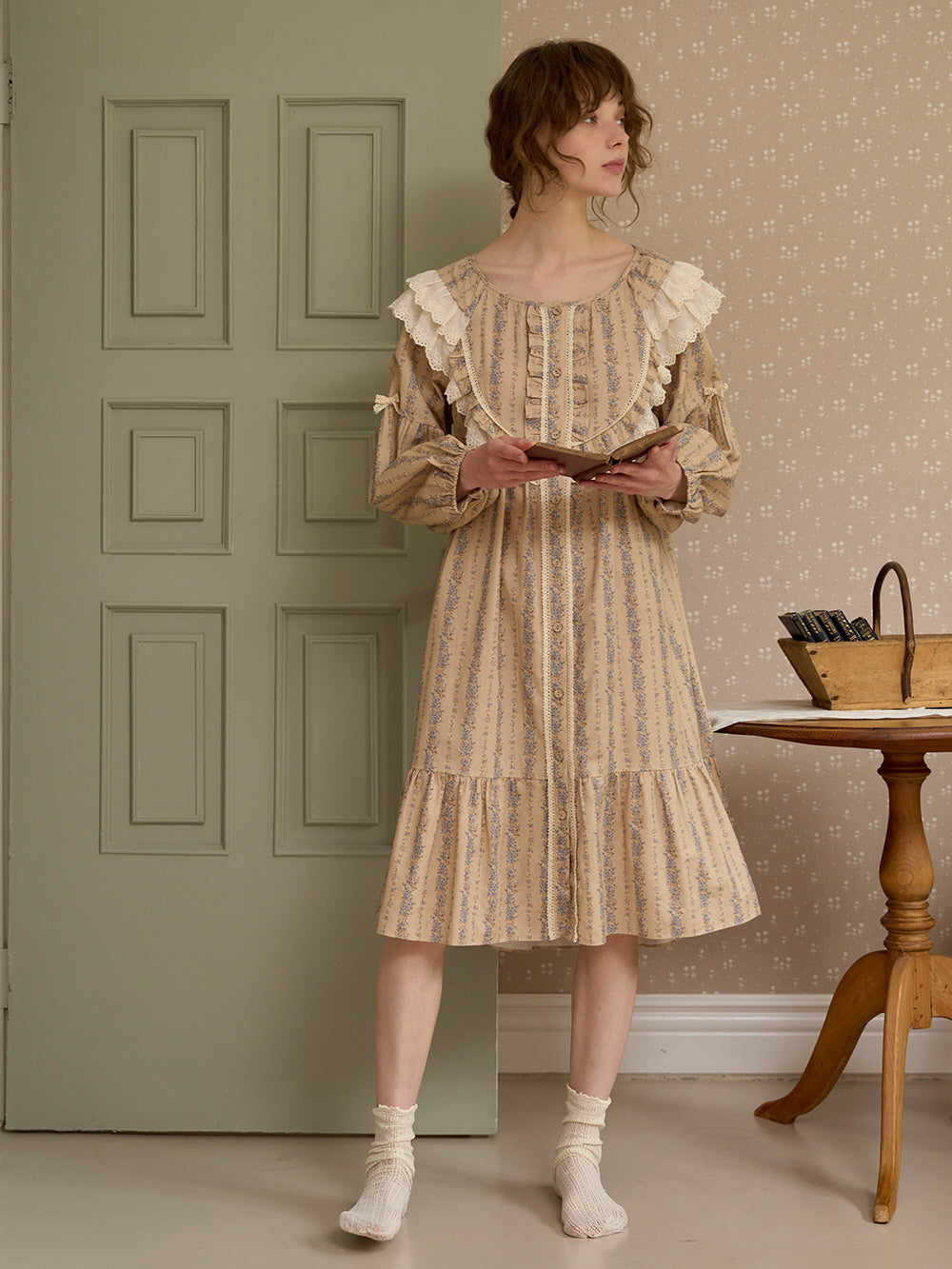 Vintage Lace-Trimmed Floral Nightgown