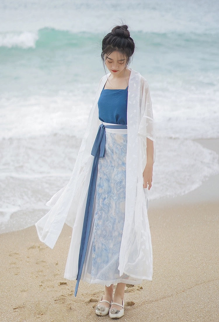Song Dynasty x Modern Hanfu: Qianxi 浅溪 (Preorder)