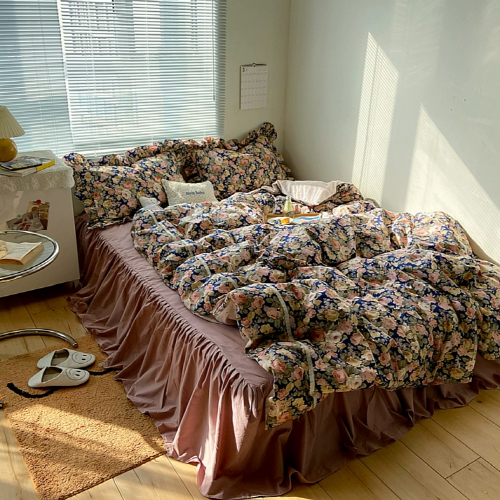 La Vie en Rose Bedding Set