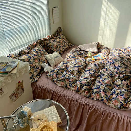 La Vie en Rose Bedding Set