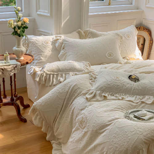 French Palace Velvet Bedding Set