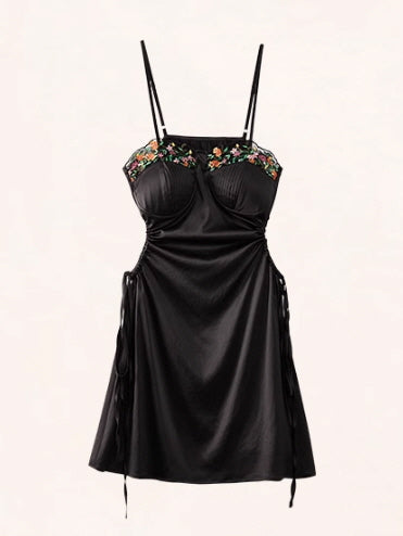 Elara's Retro Elegance Nightdress