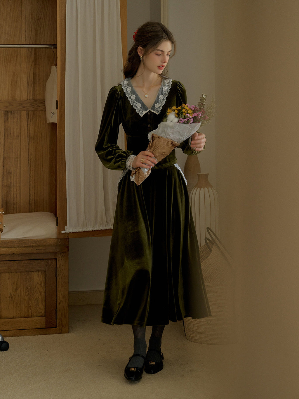 Elegant Green Velvet Flared Skirt