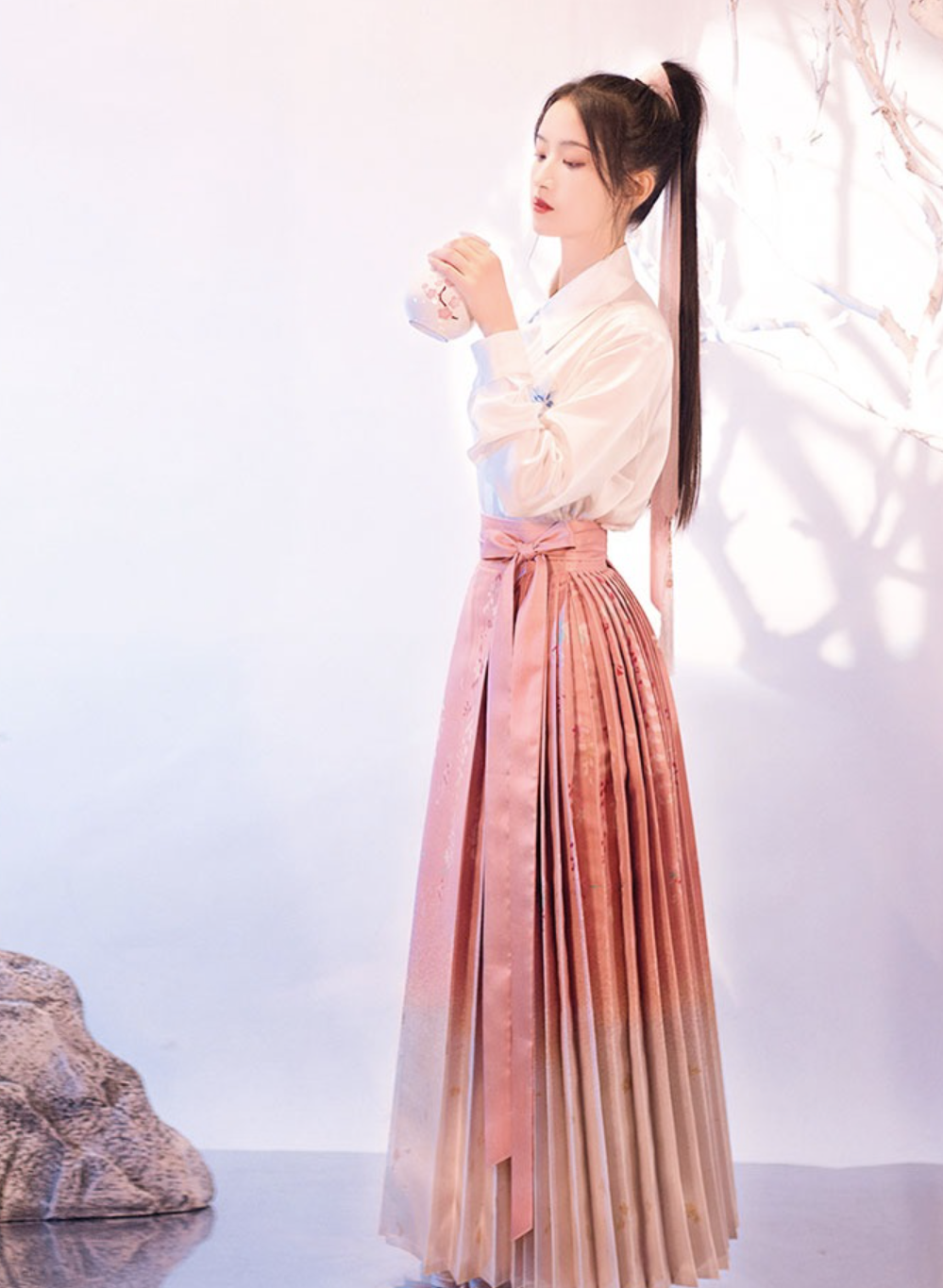 Ming Dynasty Modern Hanfu, Mamianqun, Sakura (Preorder)