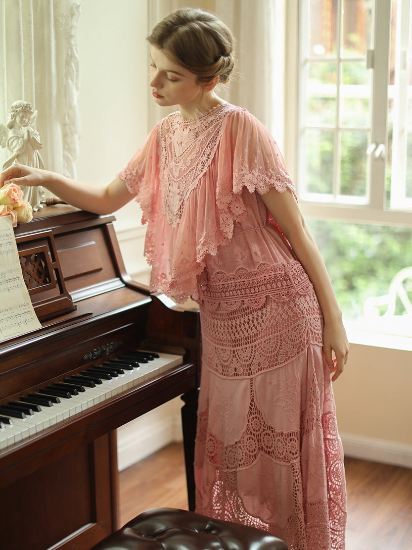 Elizabeth's Retro Pink Elegance Dress