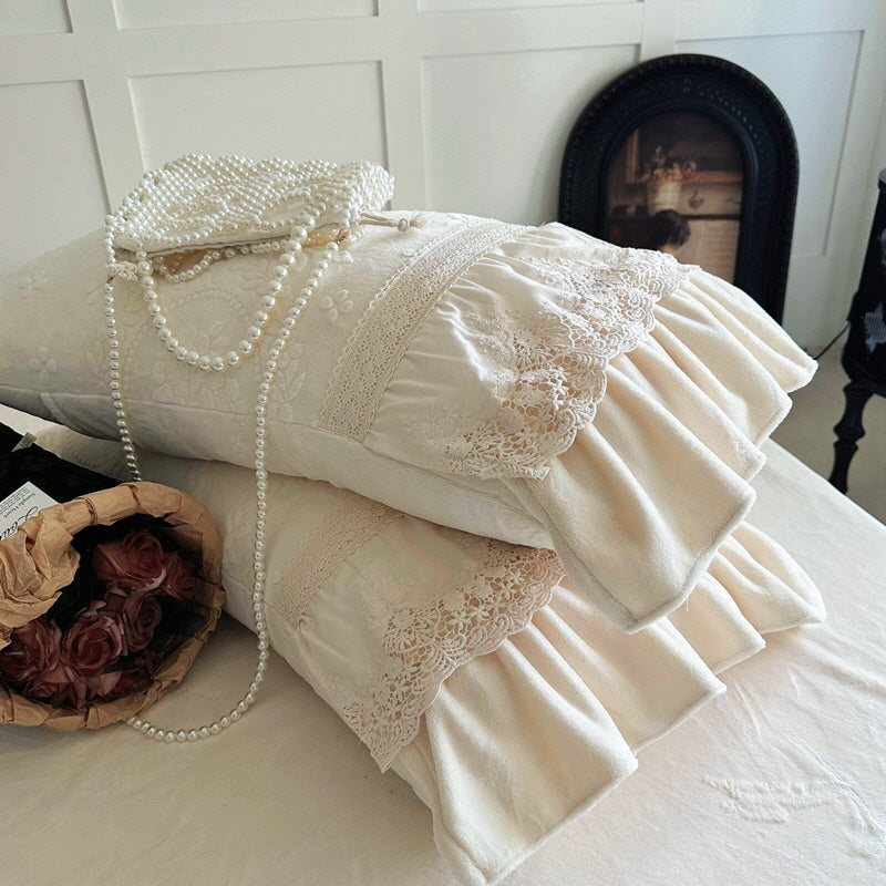 Dreamy Velvet Lace Bedding Cover Set