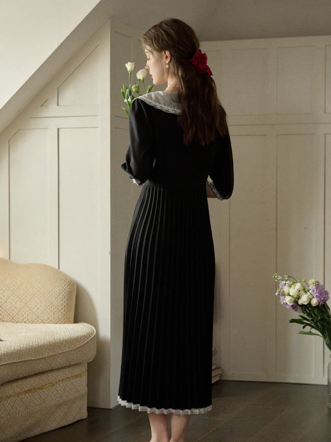 Lace Collar Pleated Black Dress