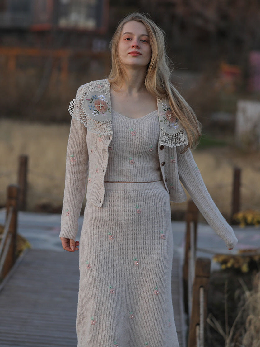 Embroidered Blossom Beige Knit Skirt