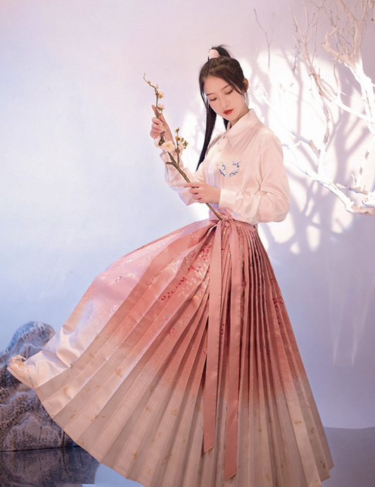 Ming Dynasty Modern Hanfu, Mamianqun, Sakura (Preorder)