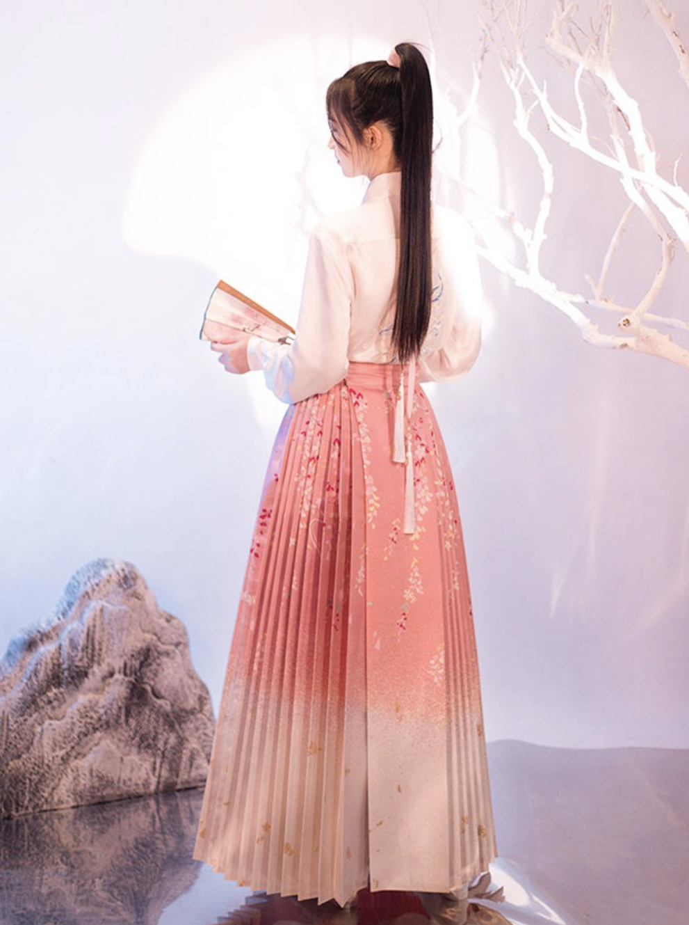 Ming Dynasty Modern Hanfu, Mamianqun, Sakura (Preorder)