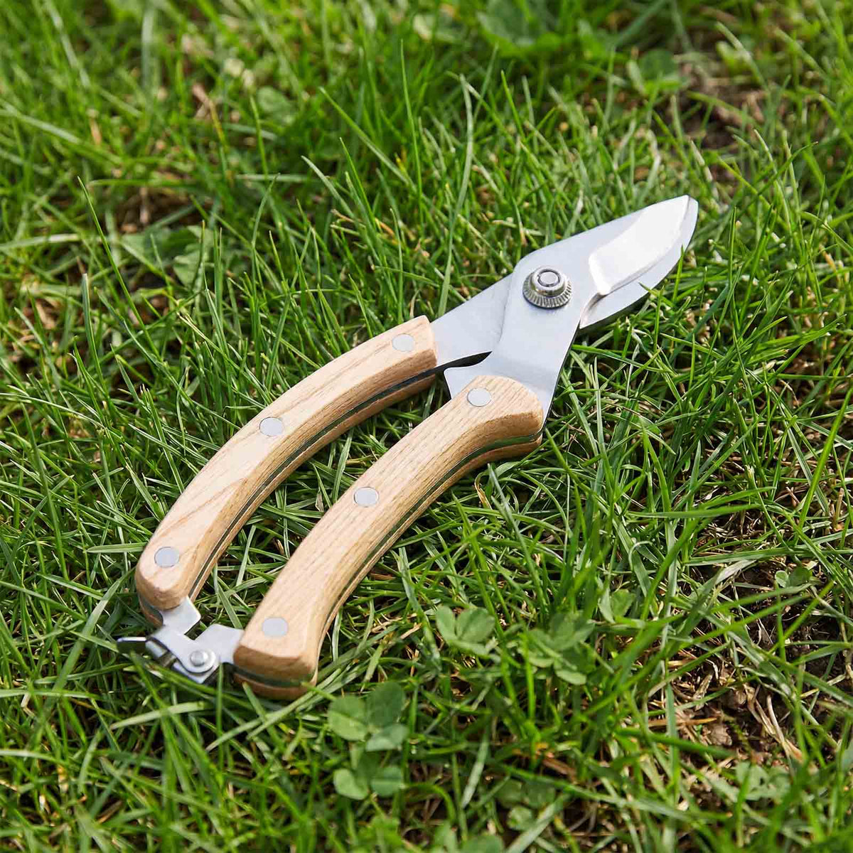 Wood Handle Pruning Shears (7.8") — view 5