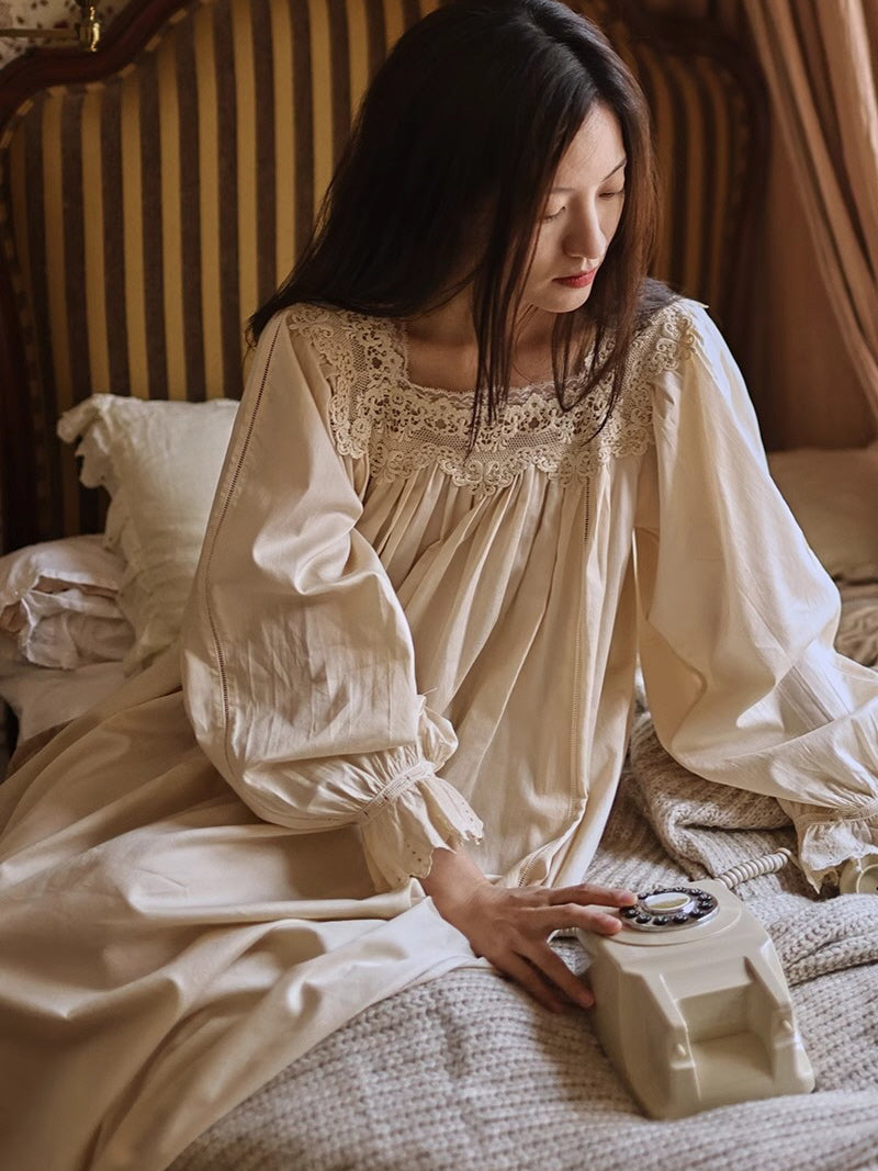 Vintage Cream Lace Collar Nightgown