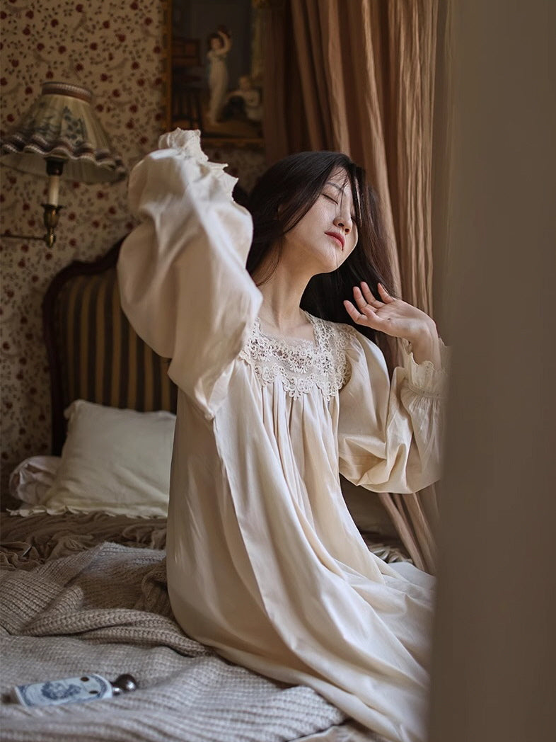 Vintage Cream Lace Collar Nightgown