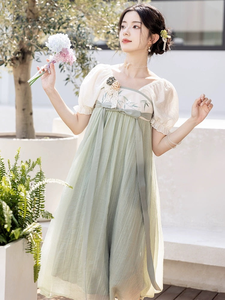 Tang Dynasty x Modern Hanfu: Wind Chime 竹下风吟 (Preorder)