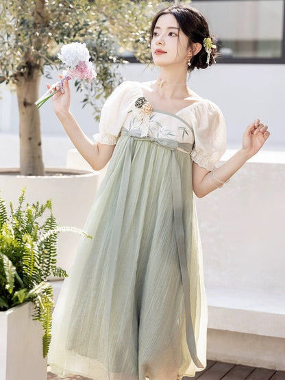 Tang Dynasty x Modern Hanfu: Wind Chime 竹下风吟 (Preorder)