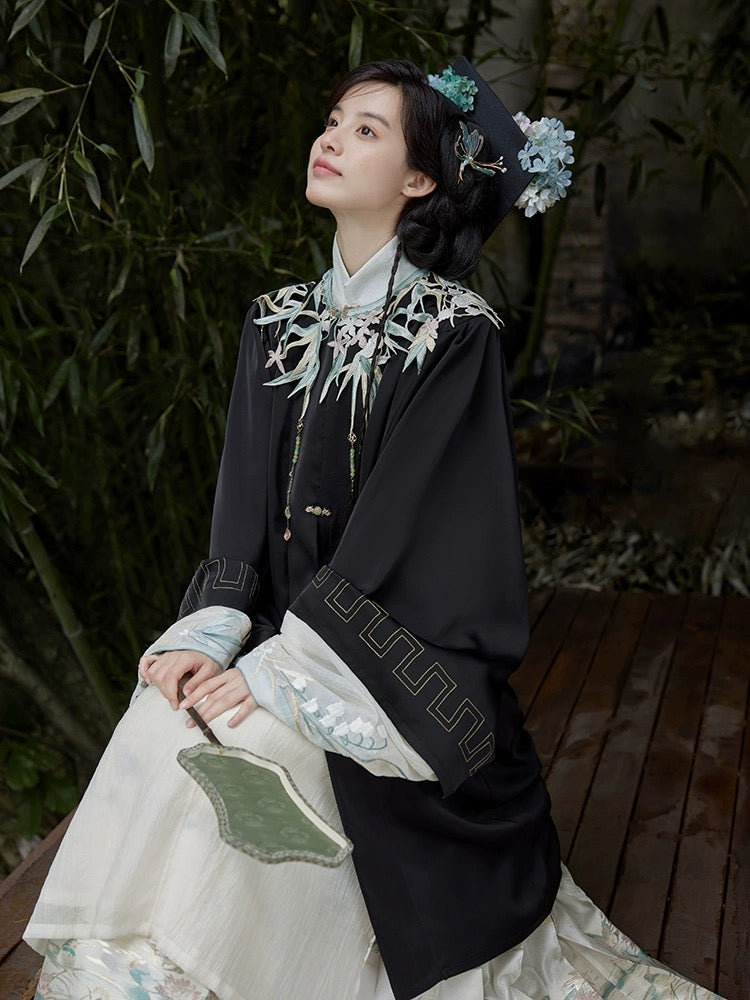 Cloud Collars: Flowing Bamboo