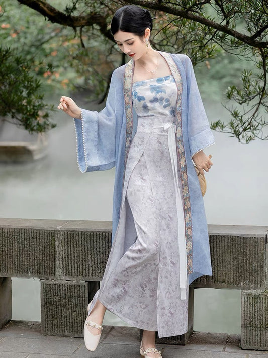 Modern Hanfu, Emilia