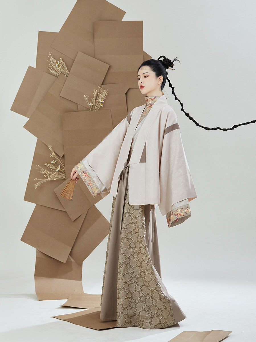 Modern Hanfu, Aruna