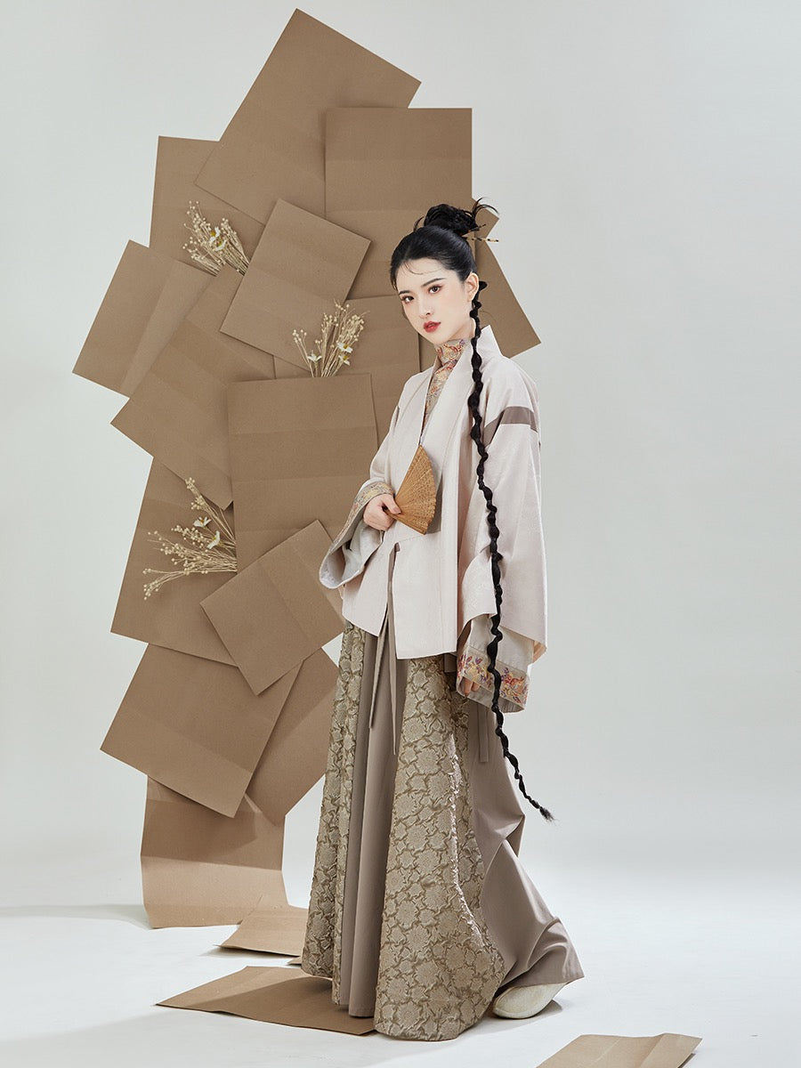 Modern Hanfu, Aruna