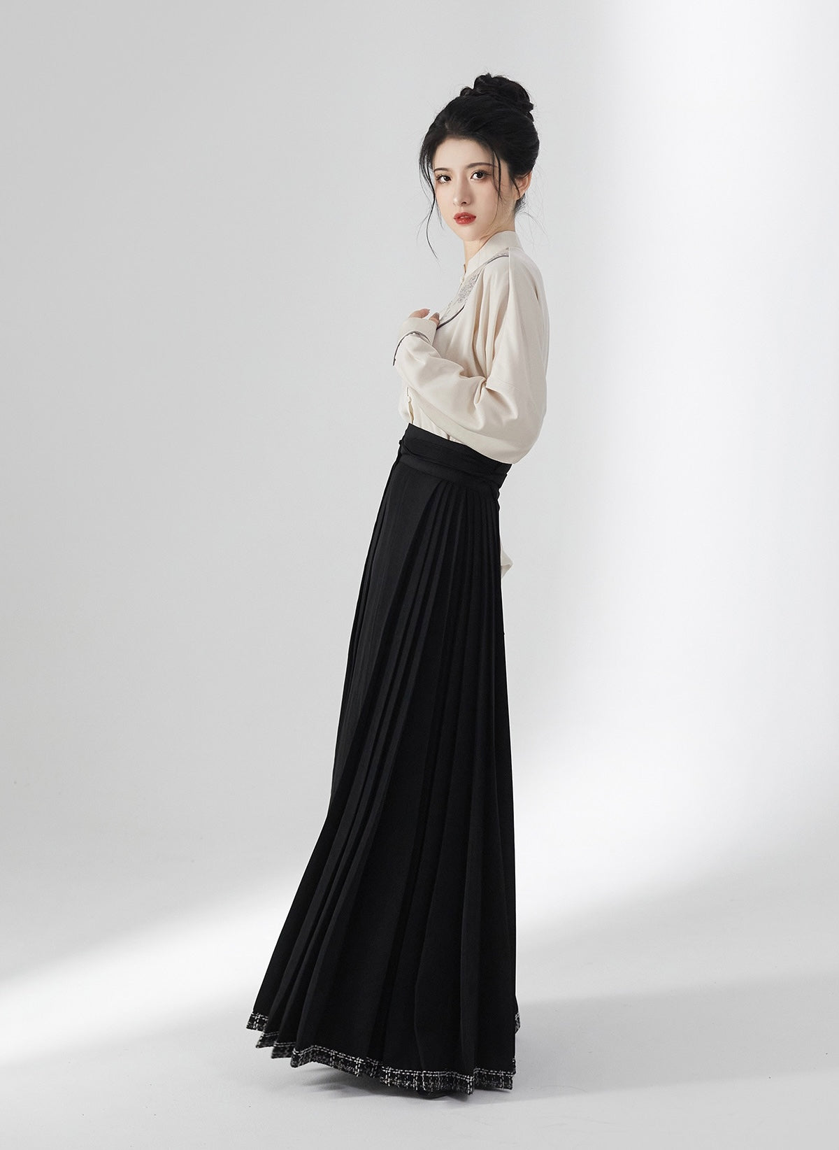 Ming Dynasty Modern Hanfu, Mamianqun, Clover (Preorder)