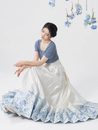 Ming Dynasty Modern Hanfu, Mamianqun, Winter (Preorder)