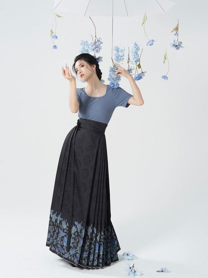 Ming Dynasty Modern Hanfu, Mamianqun, Winter (Preorder)