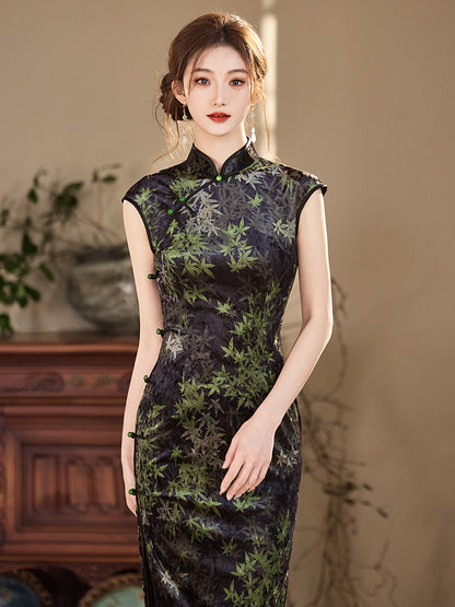 Breezy Bamboo - Sleeveless Green Midi Cheongsam