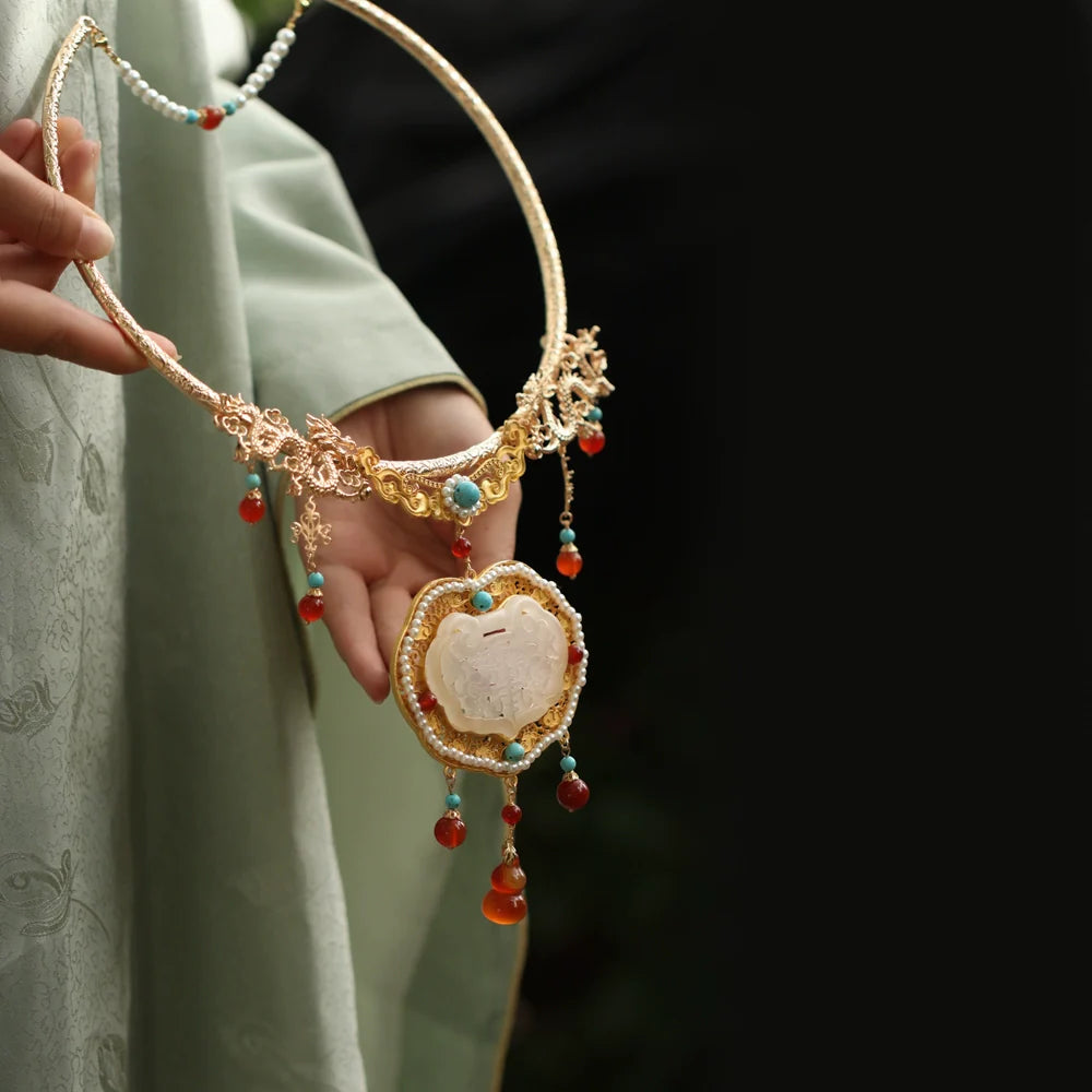 Golden Pendant Chinese Style Necklace