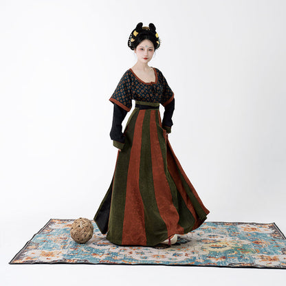 Autumn 裳秋 - Tang Dynasty Style U-shaped Collar 100% Silk Qiyao Ruqun (Preorder)