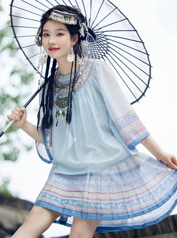Ming Dynasty x Modern Hanfu: Misty Morning 晨雾 (Preorder)
