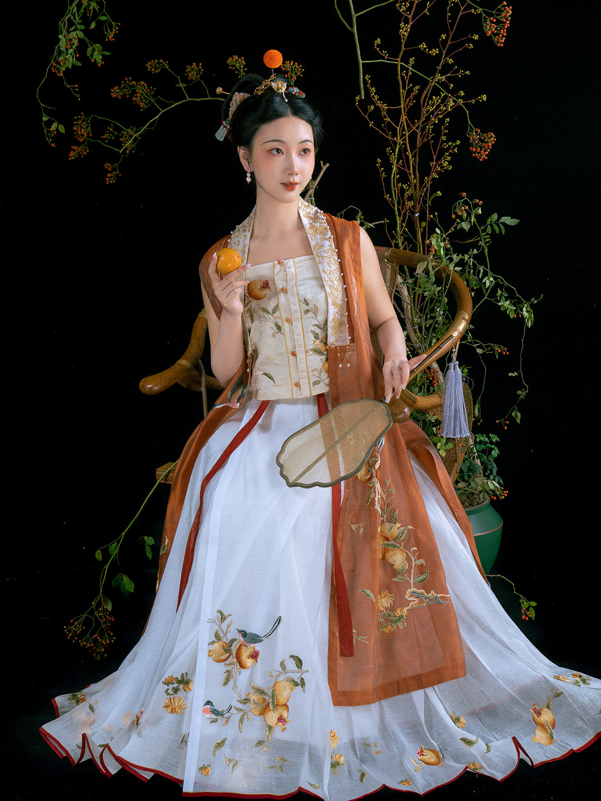 Sparrow 榴雀梢 - Silk Jacquard Bijia & Mamianqun Ming Dynasty Hanfu Set (Preorder)