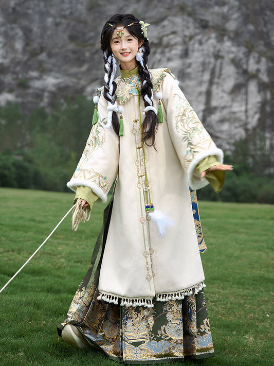 Cangshan Dusk Snow 苍山暮雪 - Cloud Collar & Mamianqun Ming Dynasty Hanfu Set