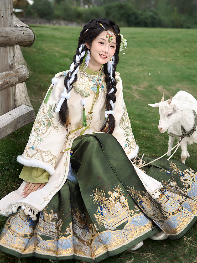 Cangshan Dusk Snow 苍山暮雪 - Cloud Collar & Mamianqun Ming Dynasty Hanfu Set