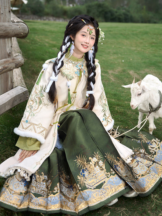Cangshan Dusk Snow 苍山暮雪 - Cloud Collar & Mamianqun Ming Dynasty Hanfu Set