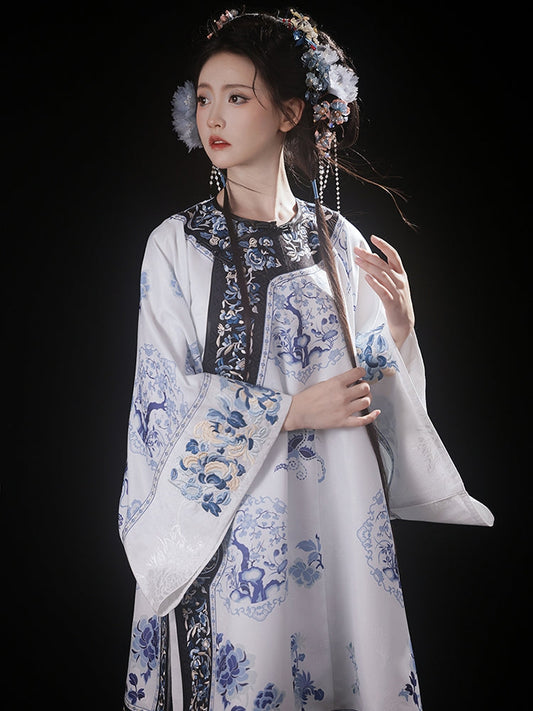 White Porcelain - Late Qing Dynasty Han Lady Outfit
