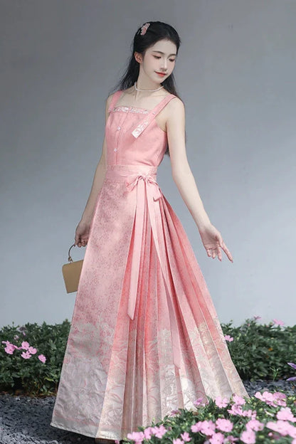 Ming Dynasty Modern Hanfu, Mamianqun, Plum Branch 青梅折枝 (Preorder)