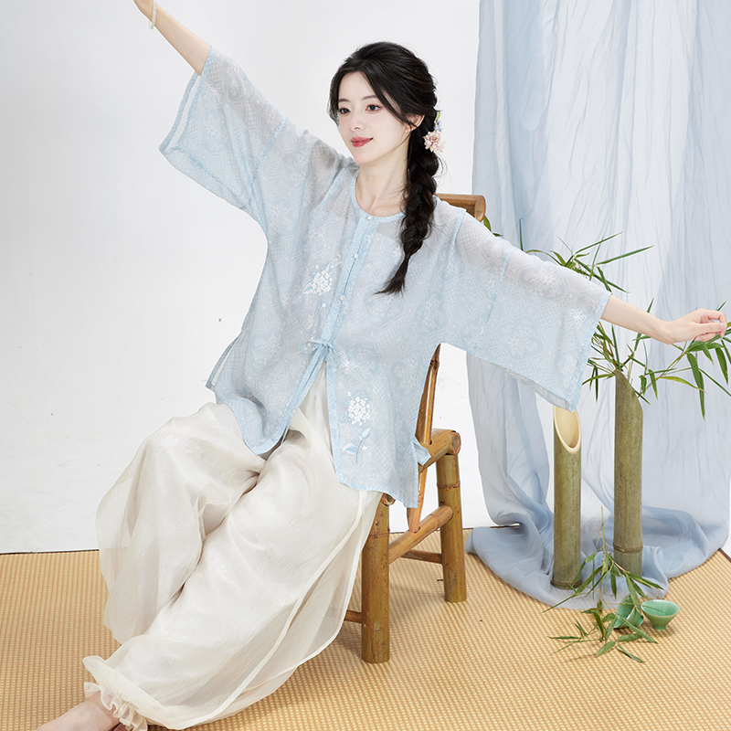 Ming Dynasty x Modern Hanfu: Sea Salt Crushed Ice 海盐碎冰 (Preorder)