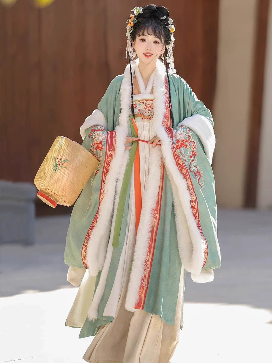 Tang Jinci  唐锦词 - Tang Dynasty Style Qixiong Ruqun for Spring and Autumn