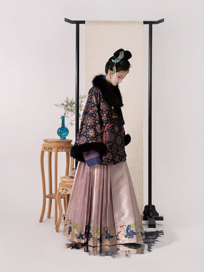 Song Dynasty Silk Hanfu, Mamianqun, Winter Fox 柔嘉 (Preorder)