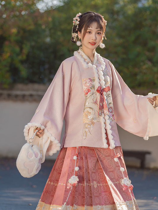 Flower Banquet 团花小宴 - Pipa Sleeve Top & Mamianqun Ming Dynasty Hanfu Set