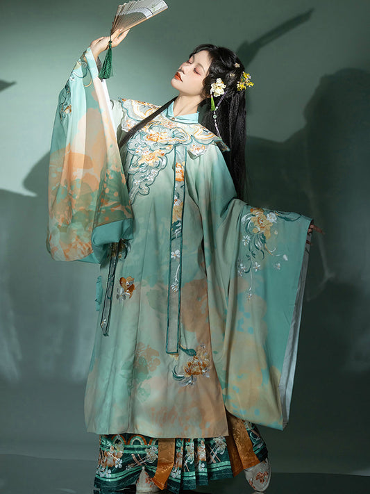 Eastern Palace 東宮 - Cloud Collar & Mamianqun Ming Dynasty Hanfu Set