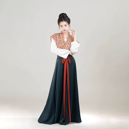 Garden After Rain 雨后花园 - Tang Dynasty Style Beizi Qiyao Ruqun