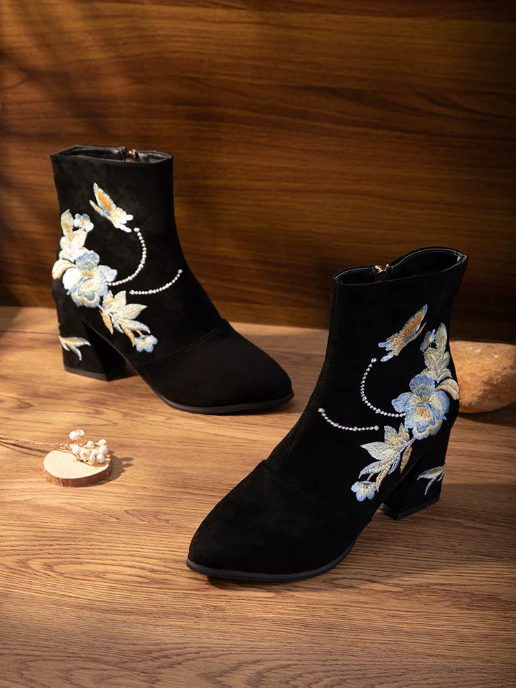 Cold Flower – Embroidered Chinese Hanfu Boots