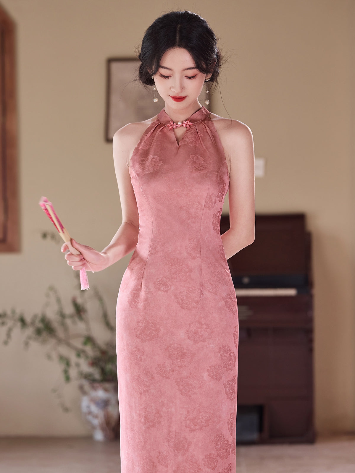 The Beauty - Pink Halter Neck Midi Cheongsam