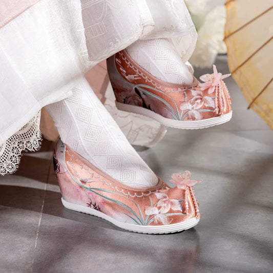 Evelyn - Embroidered Chinese Hanfu Shoes