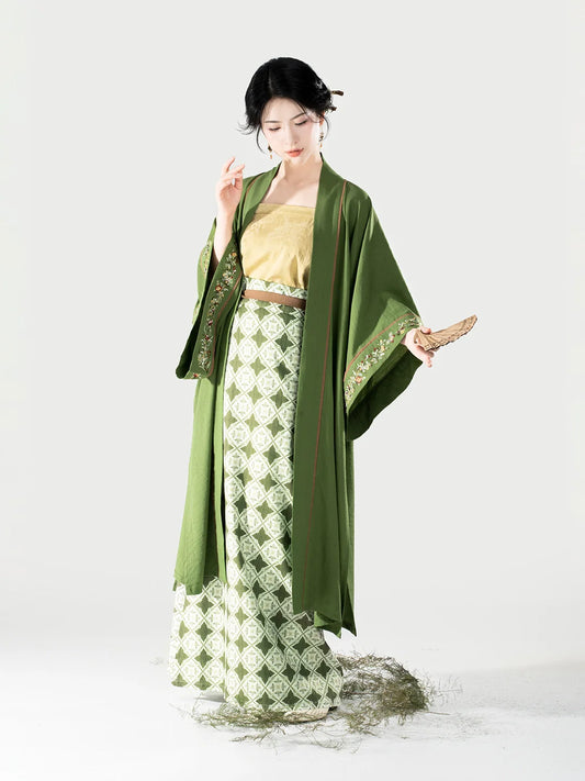 Yuhuacui 玉华翠 - Modern Song Dynasty Hanfu Outfit (Preorder)