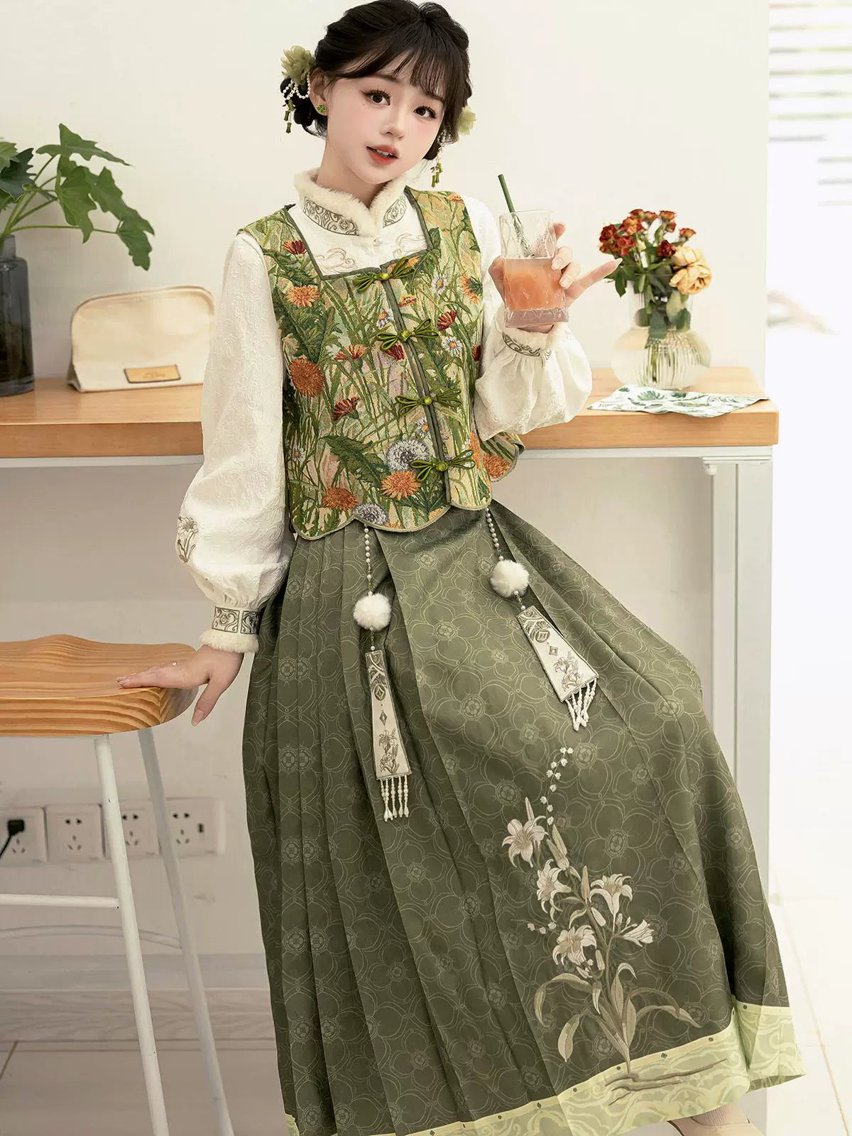 Ming Dynasty Modern Hanfu, The Wizard of Oz 绿野仙踪 (Preorder)