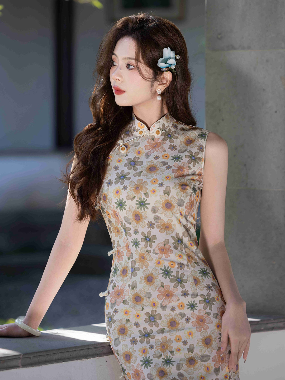 Crushed Fragrance 碎香 - Sleeveless Flower Painting Long Cheongsam
